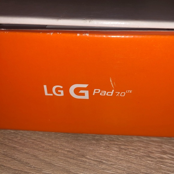 Lg G Pad 7.0 - Tablet , Black , Brand New - Picture 5 of 6